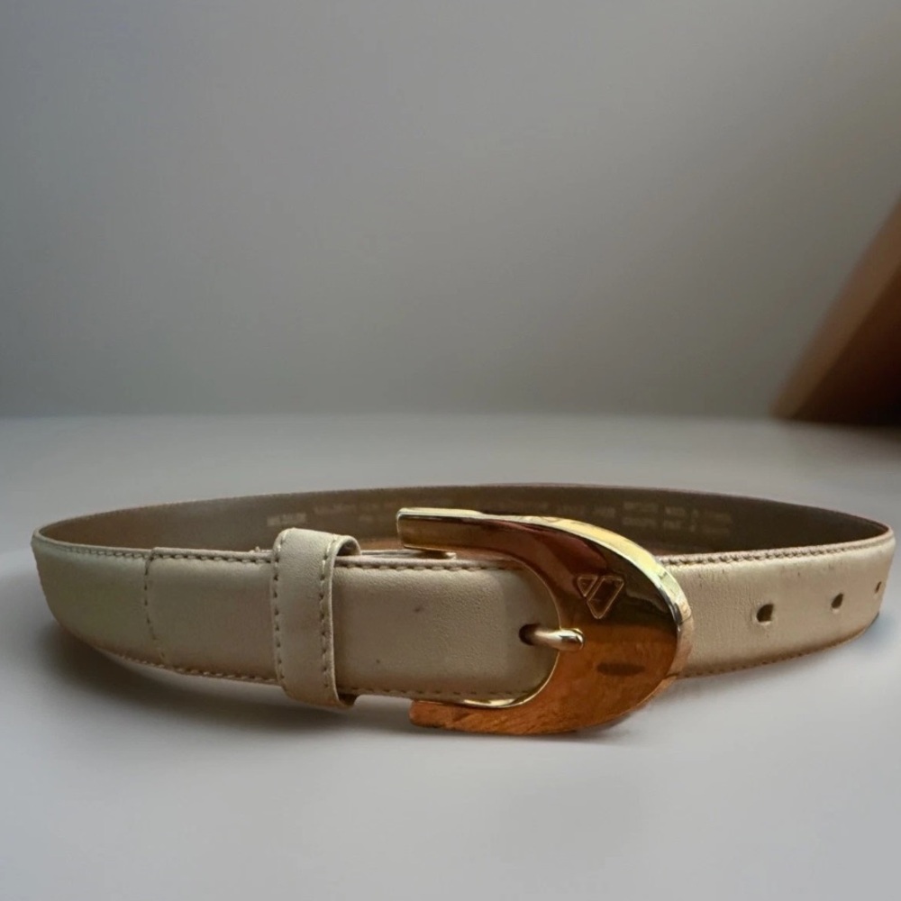 Liz Claiborne Cream Leather Belt with Gold Curved Buckle